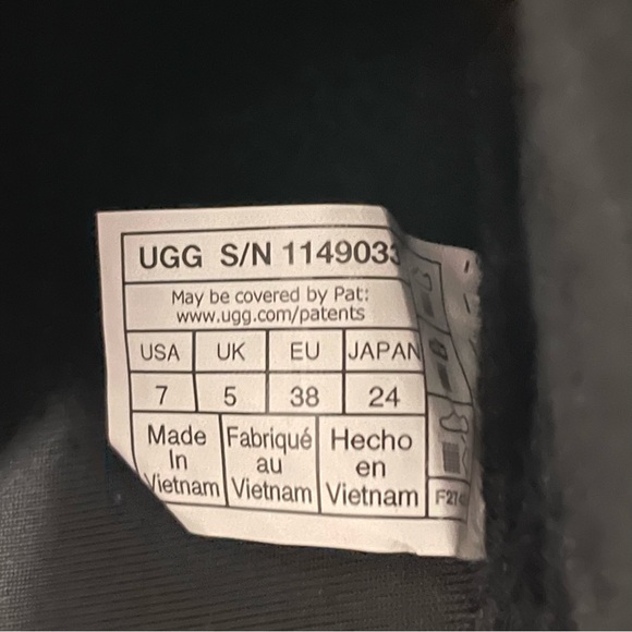 UGG Slide - Picture 6 of 6